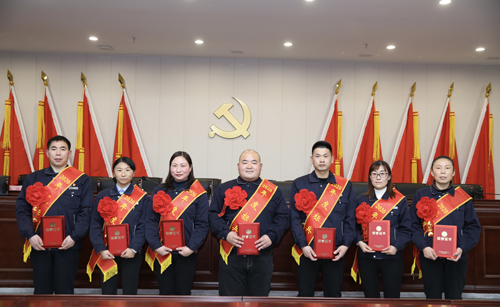 關(guān)于表彰2020年度先進(jìn)集體、先進(jìn)個(gè)人的決定