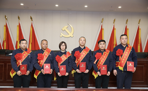0203 安全服務(wù)能手從左至右依次為 黨萬超、朱學(xué)民、任興芳、王琳汝、周冬偉、王須波.jpg